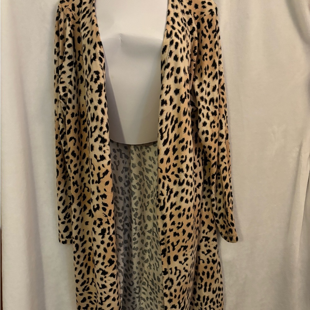 Light weight leopard cardigan one size women’s